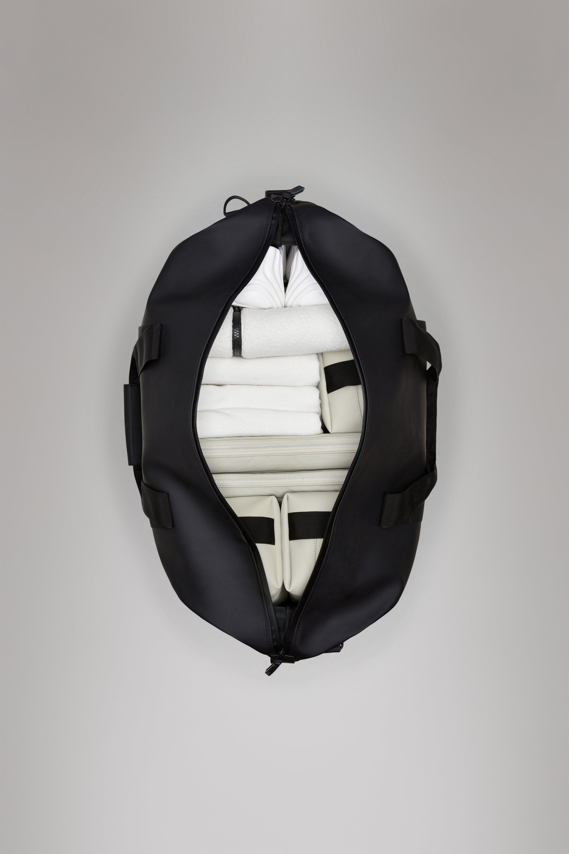 Rains Hilo Weekend Bag Weekender 01 Black