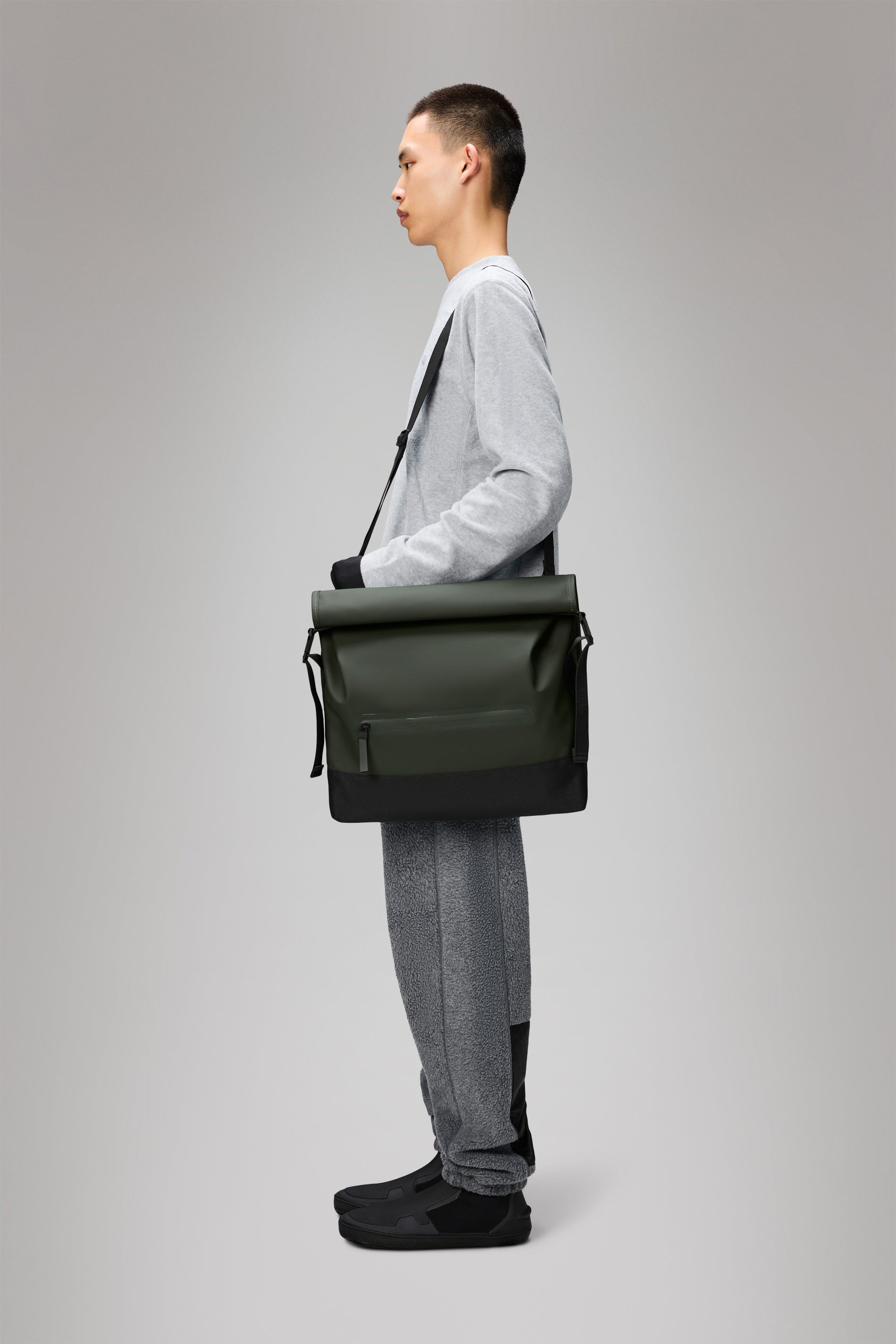 Trail Rolltop Messenger Bag