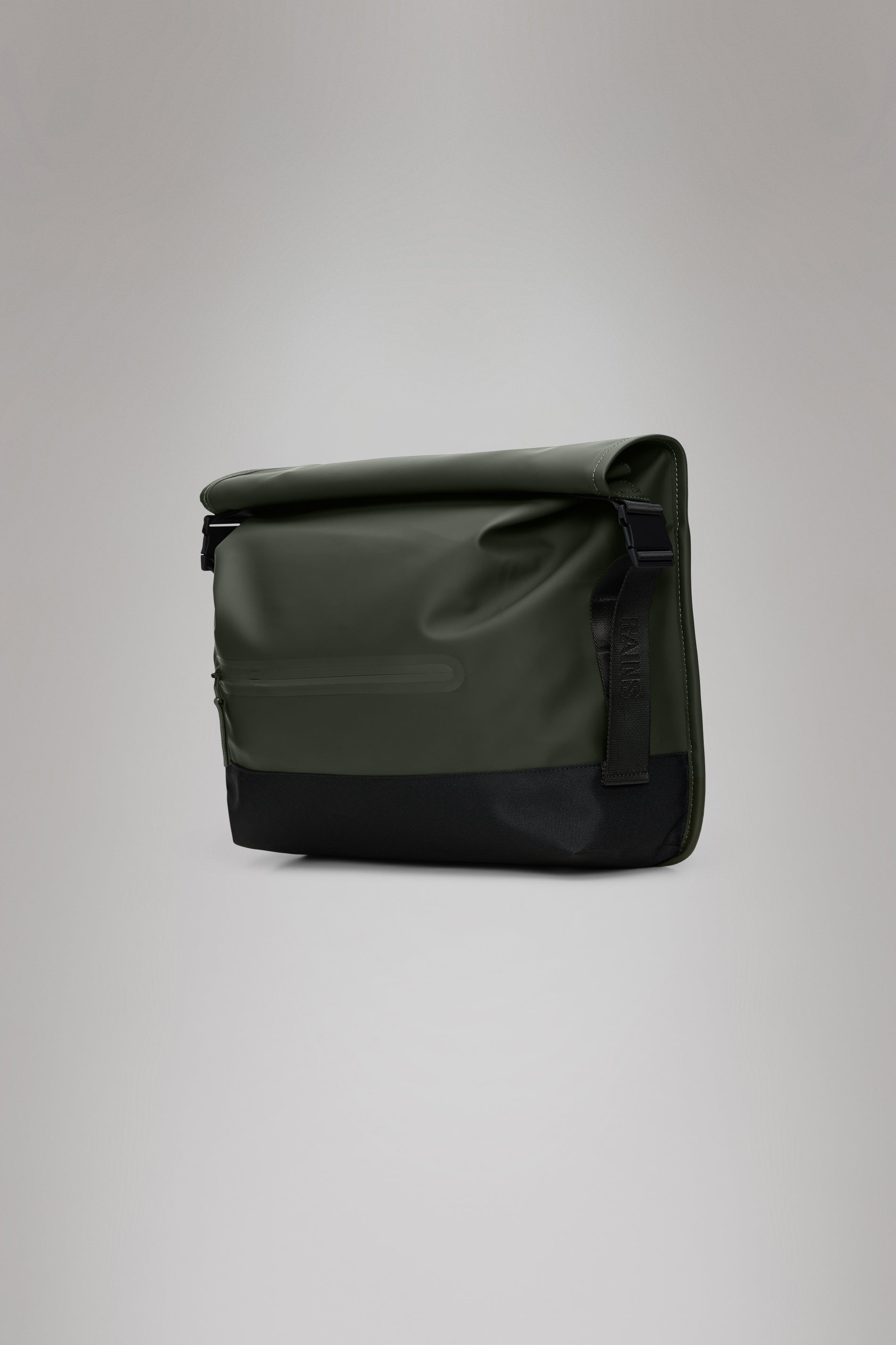Trail Rolltop Messenger Bag