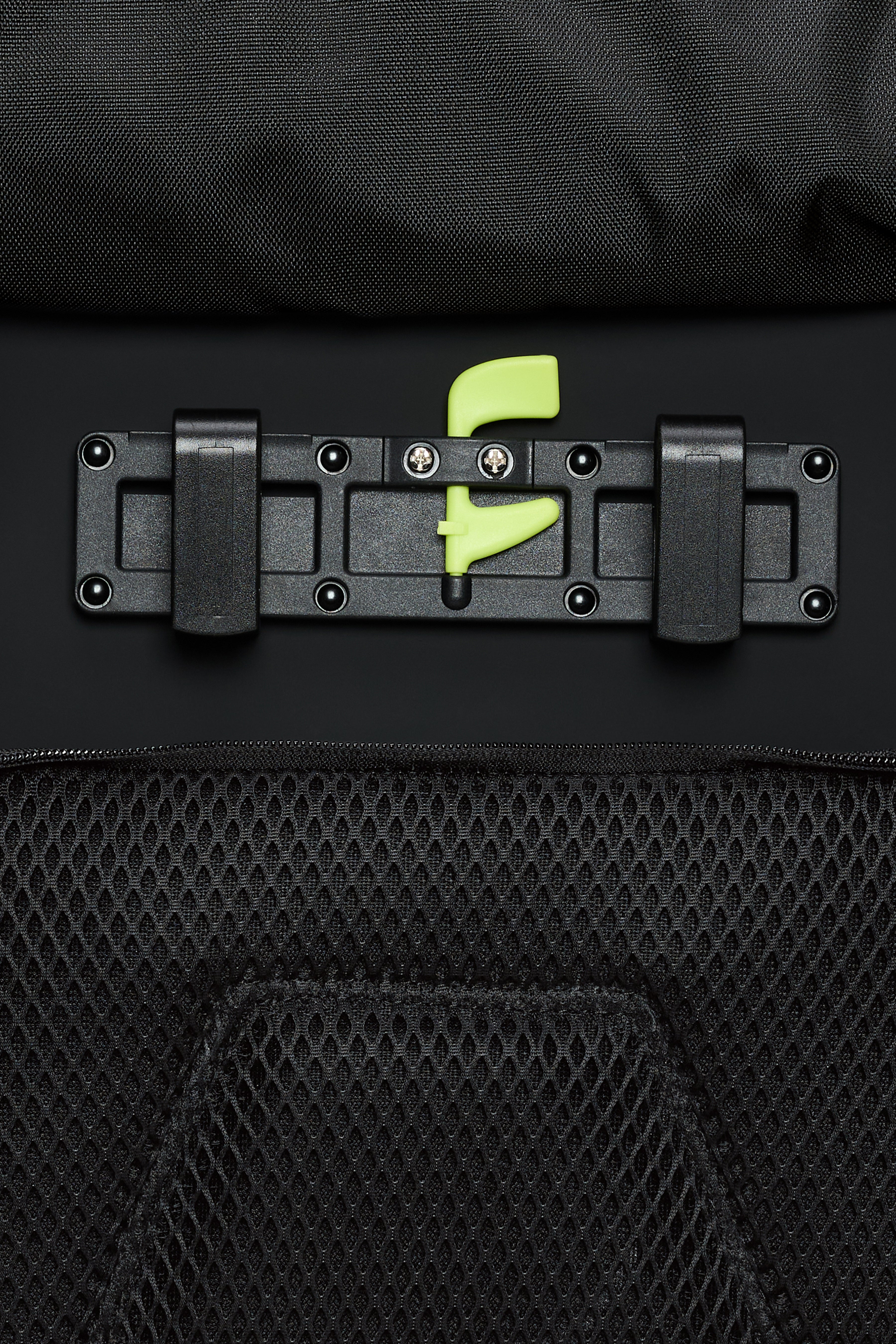 Trail Rolltop Messenger Bag